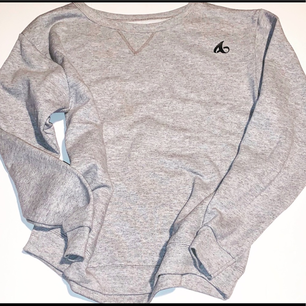 Light weight soft cotton sweat shirt.